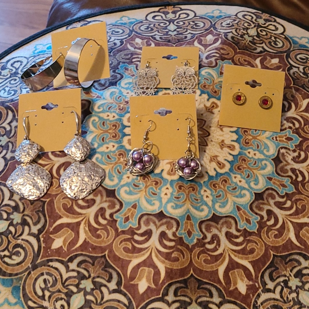 5 sets of earrings